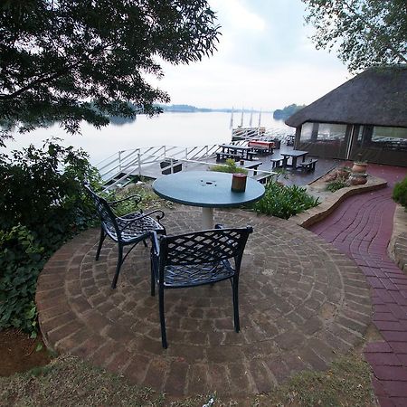 The Waterfront Country Lodge Vaalview Buitenkant foto